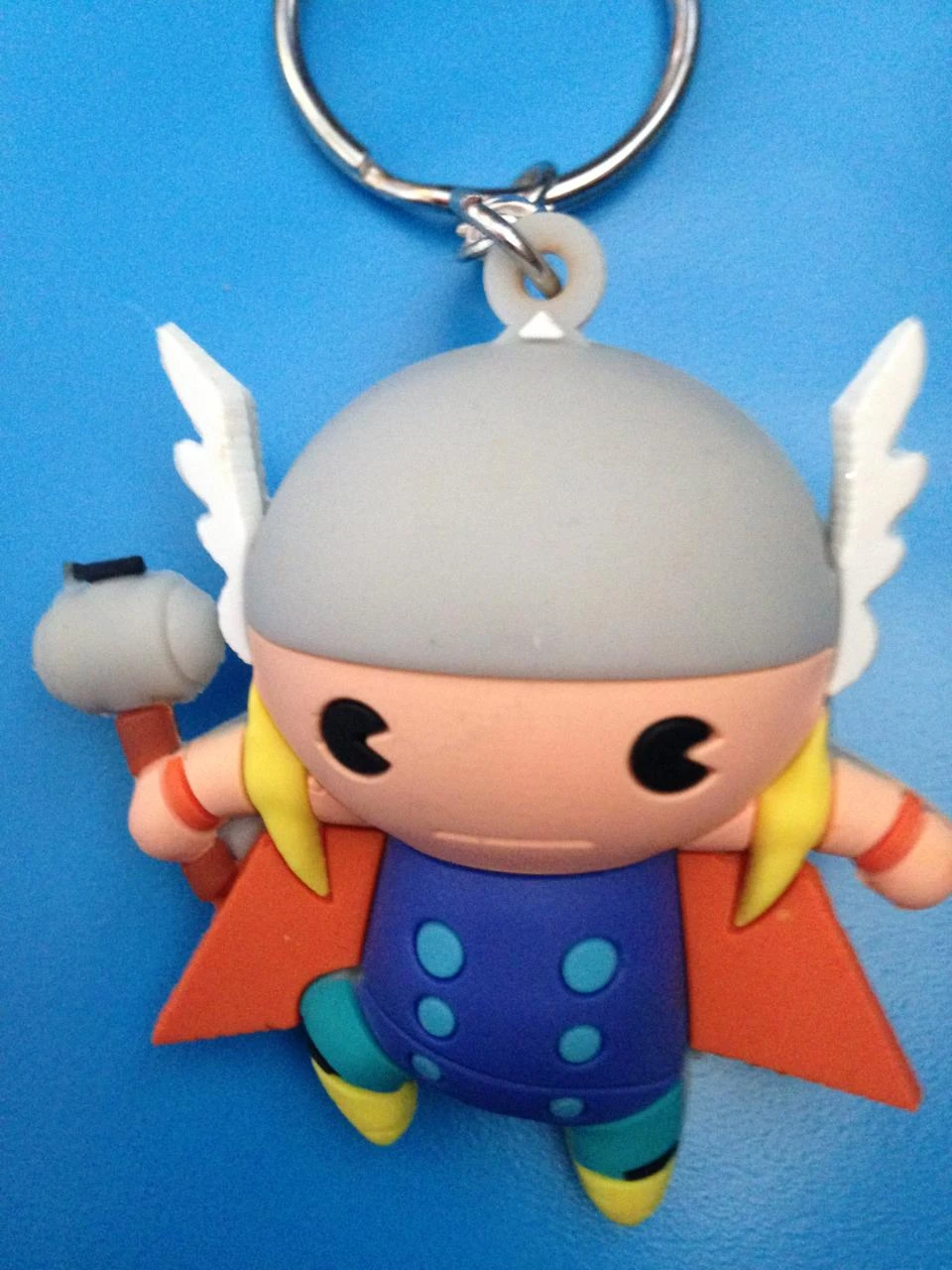 Porte clés disney disneyland paris : Thor Avengers Marvel en relief 3D